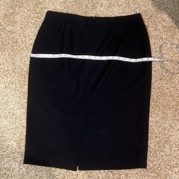 Reitmans knee length black pencil skirt - Picture 6 of 8